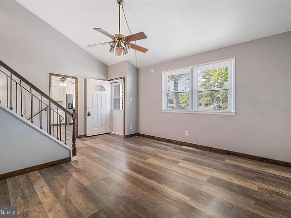 4th image of 438 S Spruce Ave