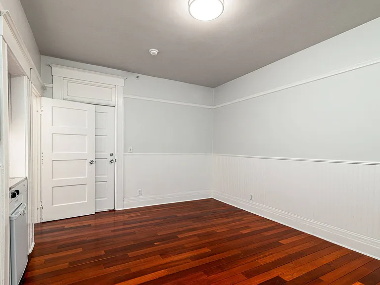 1008 Larkin — Photo 27