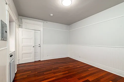 1008 Larkin Photo 1
