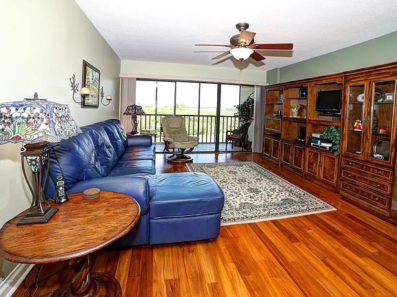 3rd image of 3200 Cove Cay Dr Unit 3D