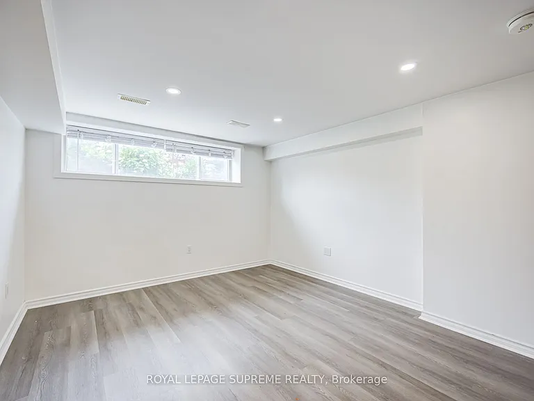 27 Dalrymple Dr — Photo 12