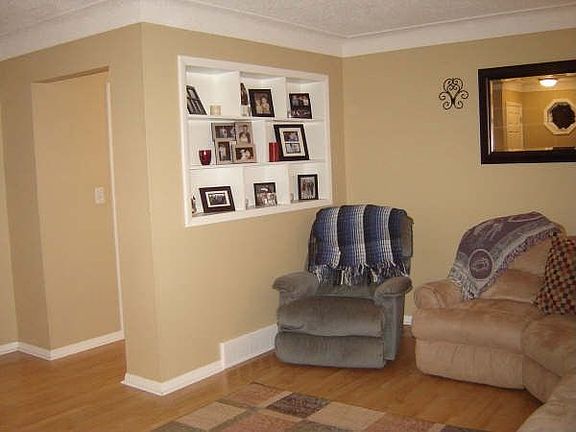 Built in Book Shelves