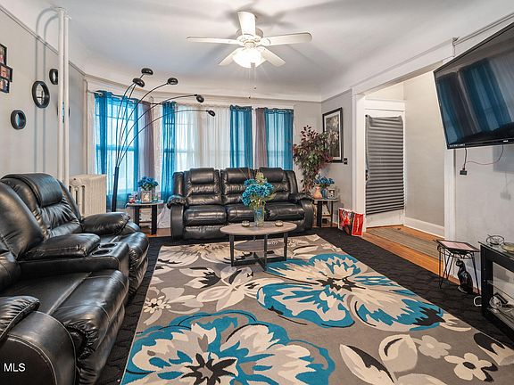 3rd image of 85 S Pine Avenue