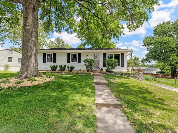 606 Vitry Dr, Ballwin, MO 63011