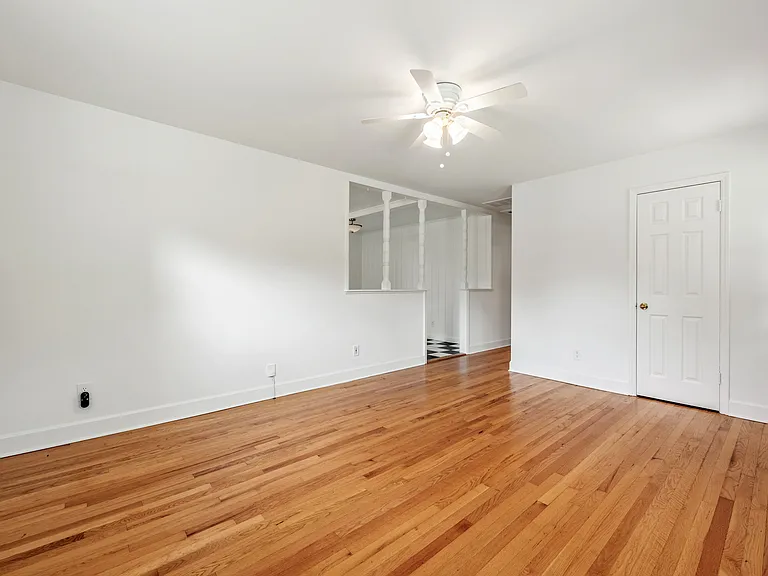 1129 Eastview Dr — Photo 6