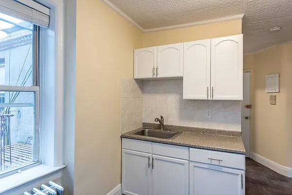 Rented by Nooklyn NYC LLC | media 6