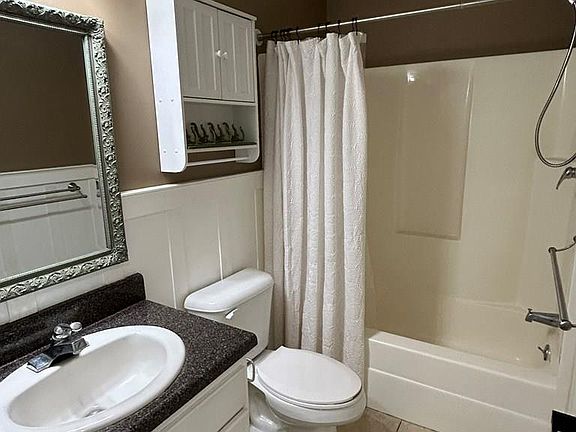 4th image of 121 Calico Ct