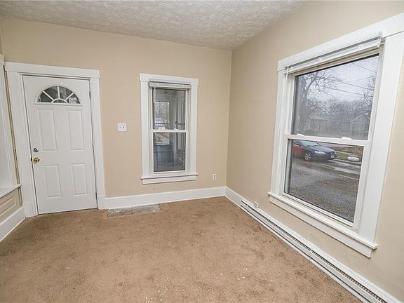 4th image of 225 Iowa Ave