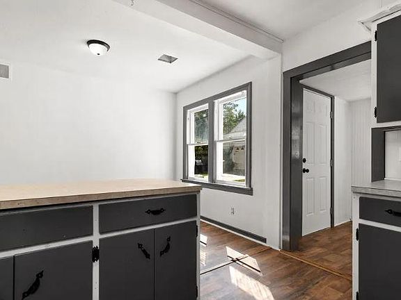 4th image of 1417 S Oak Ave