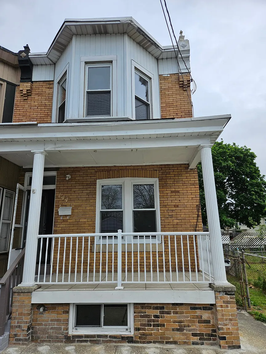144 Joy St photo 1