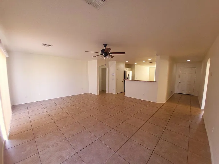 2634 E Paradise Ln — Photo 3