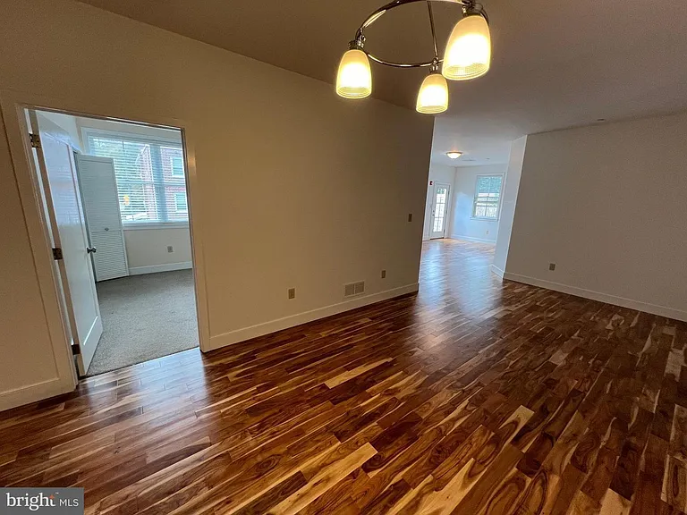 7733 Winston Rd — Photo 9