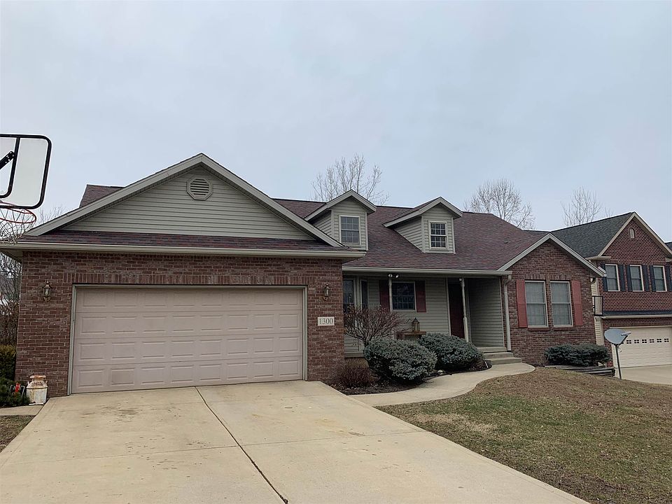 1st image of 1300 W Wren Cir