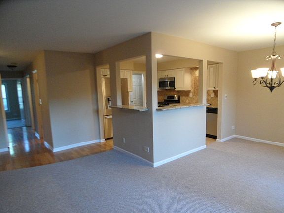 5th image of 1701 Grosvenor Cir Unit B