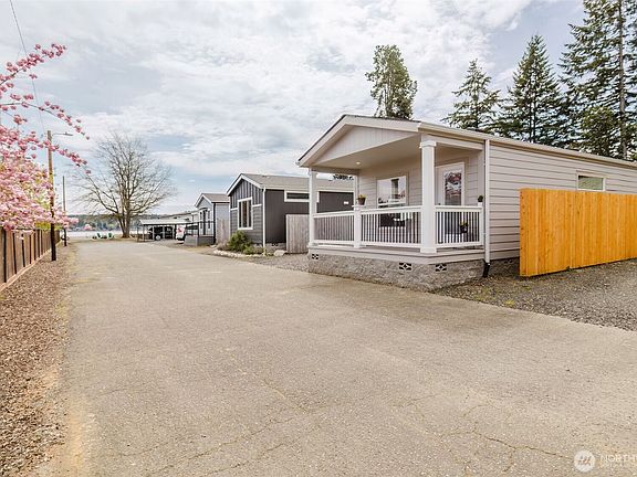 3rd image of 60 NE Kappert Cove Road