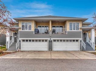 72 E Millside Dr SW #35, Calgary, AB T2Y 3G8