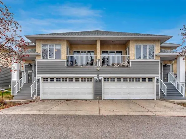 72 E Millside Dr SW #35, Calgary, AB T2Y 3G8
