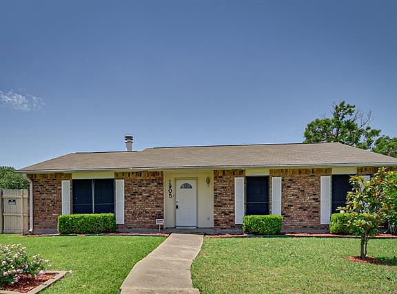 2nd image of 1905 Vine Dr