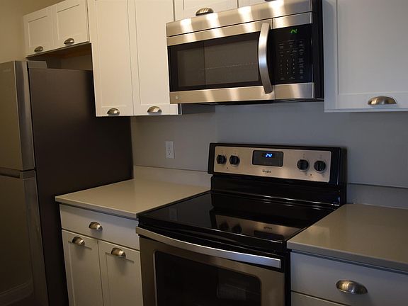 2nd image of 5977-4 Meadowcreek Dr #5977-04