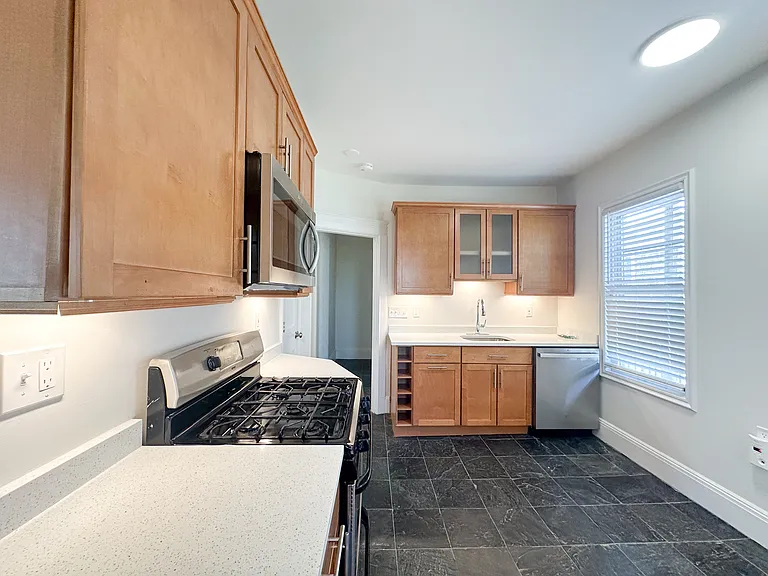 156 Homes Ave #3 — Photo 2