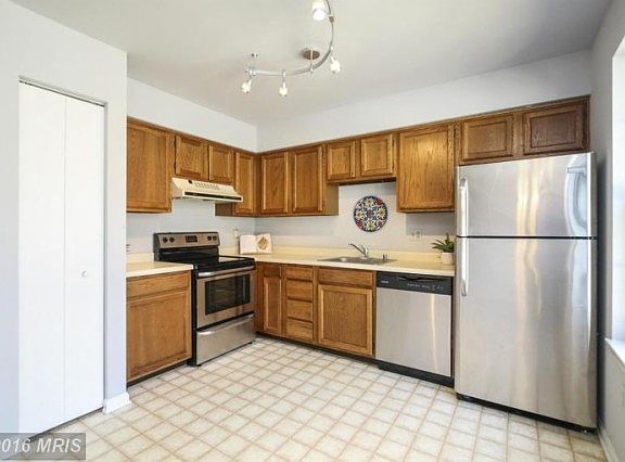 4th image of 9511 Axehead Ct