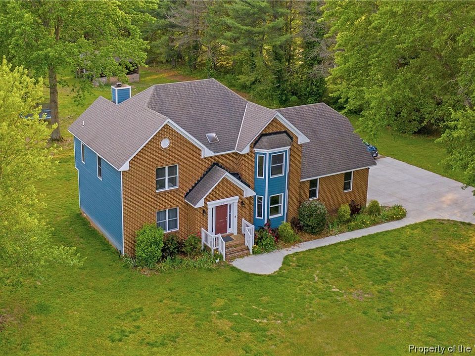 1st image of 207 Crescent Dr