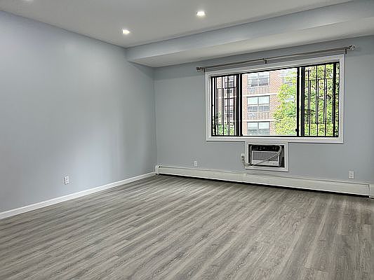 5th image of 293 Cherry St APT C3