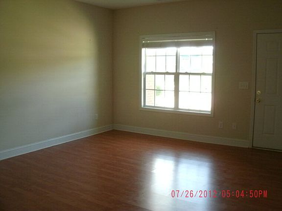 3rd image of 509 Blackwood Ter SE