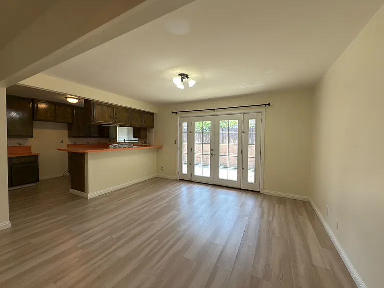 4835 Fiesta Ave — Photo 6