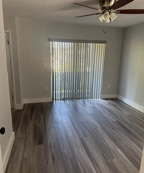 1700 NW 15th Ave #11 — Photo 2