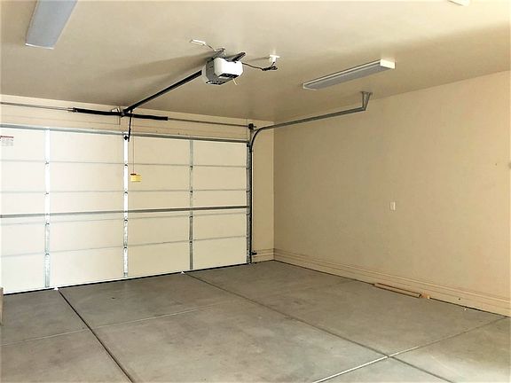 4th image of 10246 E 38th Ln