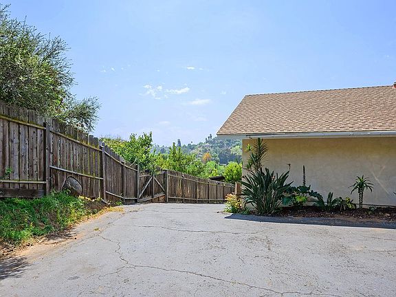3rd image of 9270 Camino Paz Ln