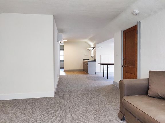 5th image of 138 S Cypress Ave APT C