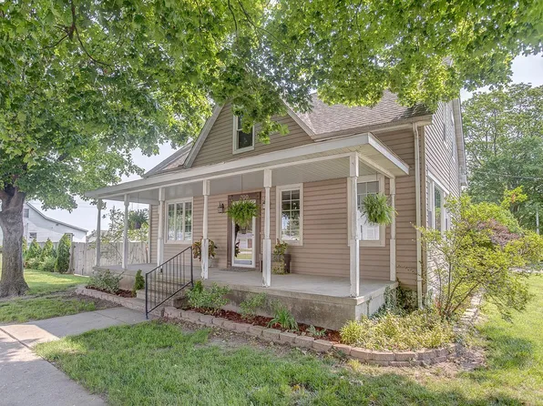 300 N 6th St, New Baden, IL 62265