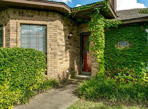 3rd image of 1509 Kari Ann Dr