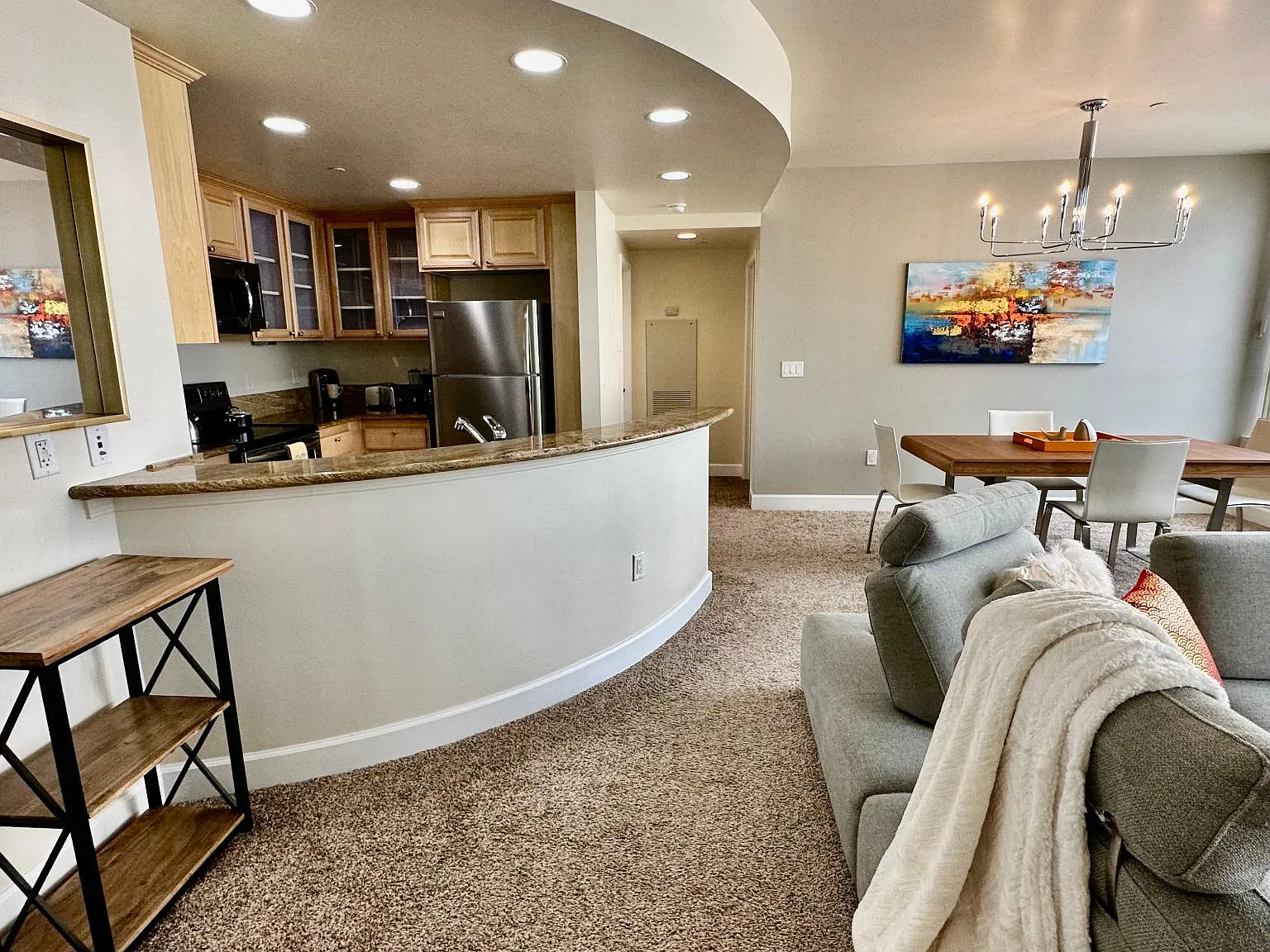 450 N Arlington Ave — Photo 3
