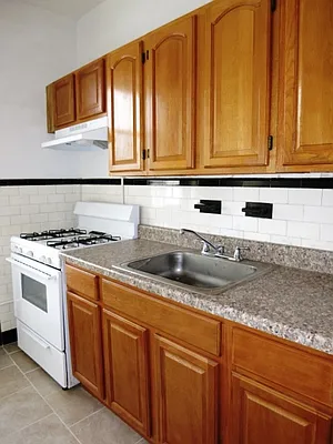 Rented by Velsor Realty | media 9