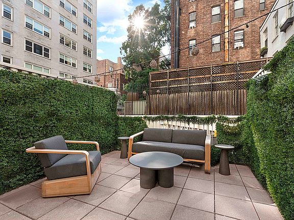 5th image of 101 W 12th St APT 2D