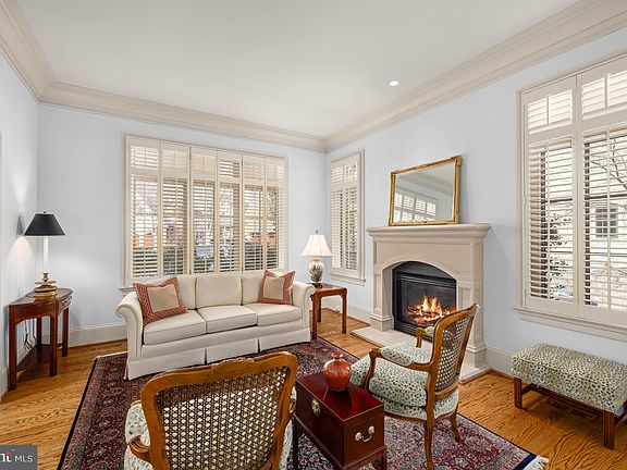 4th image of 4109 N Randolph Ct