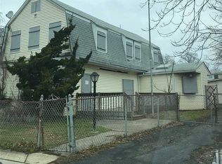 123 S Clinton Ave, Bay Shore, NY 11706