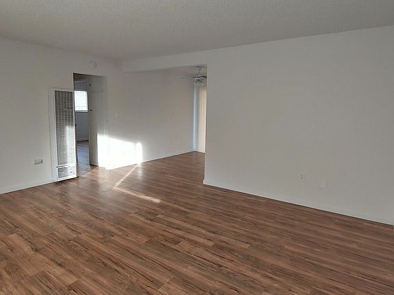 3rd image of 6441 Hermosa Ave