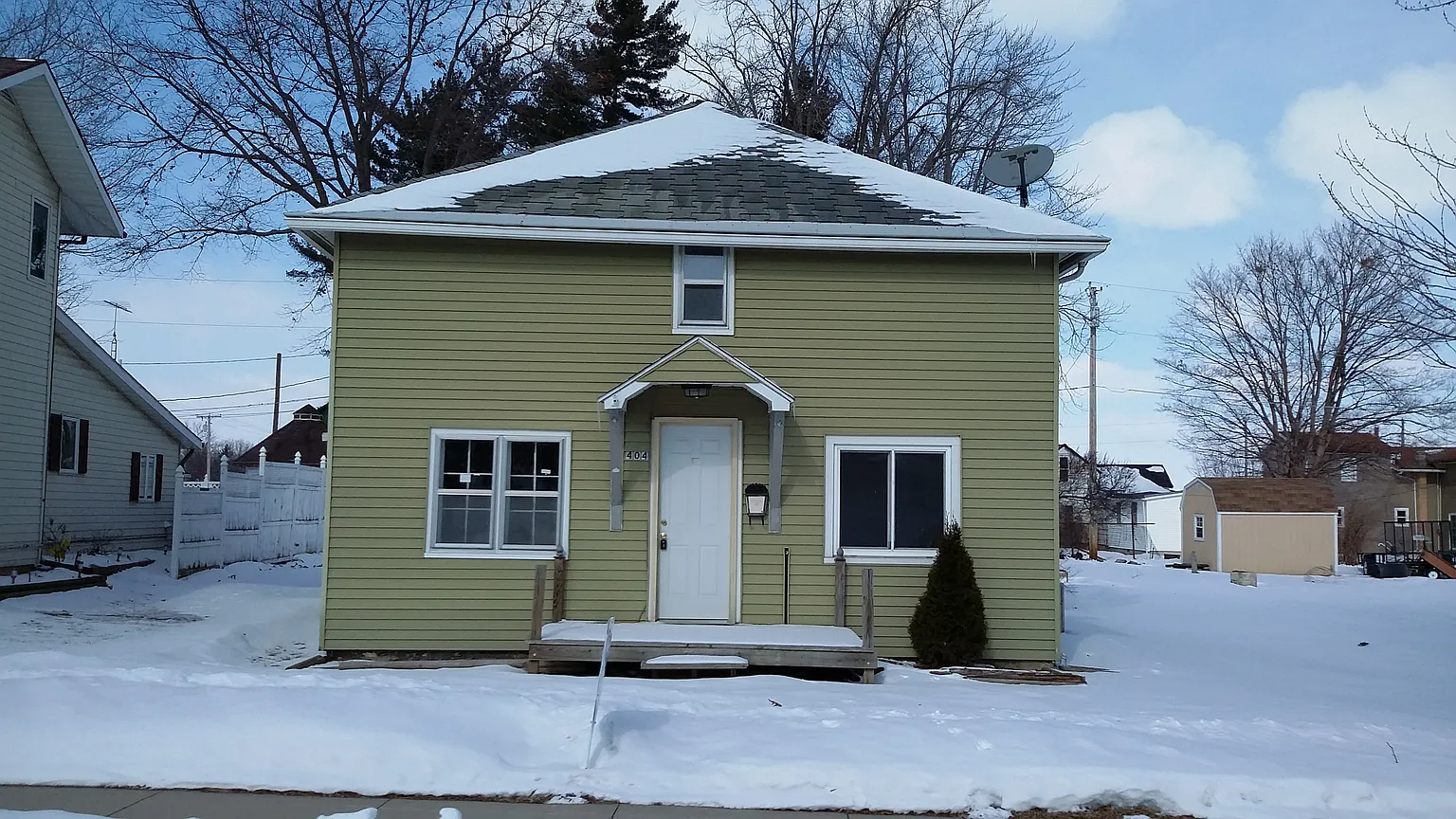 404 E Albert St photo 1