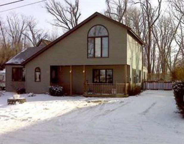 1st image of 155 1st Ave