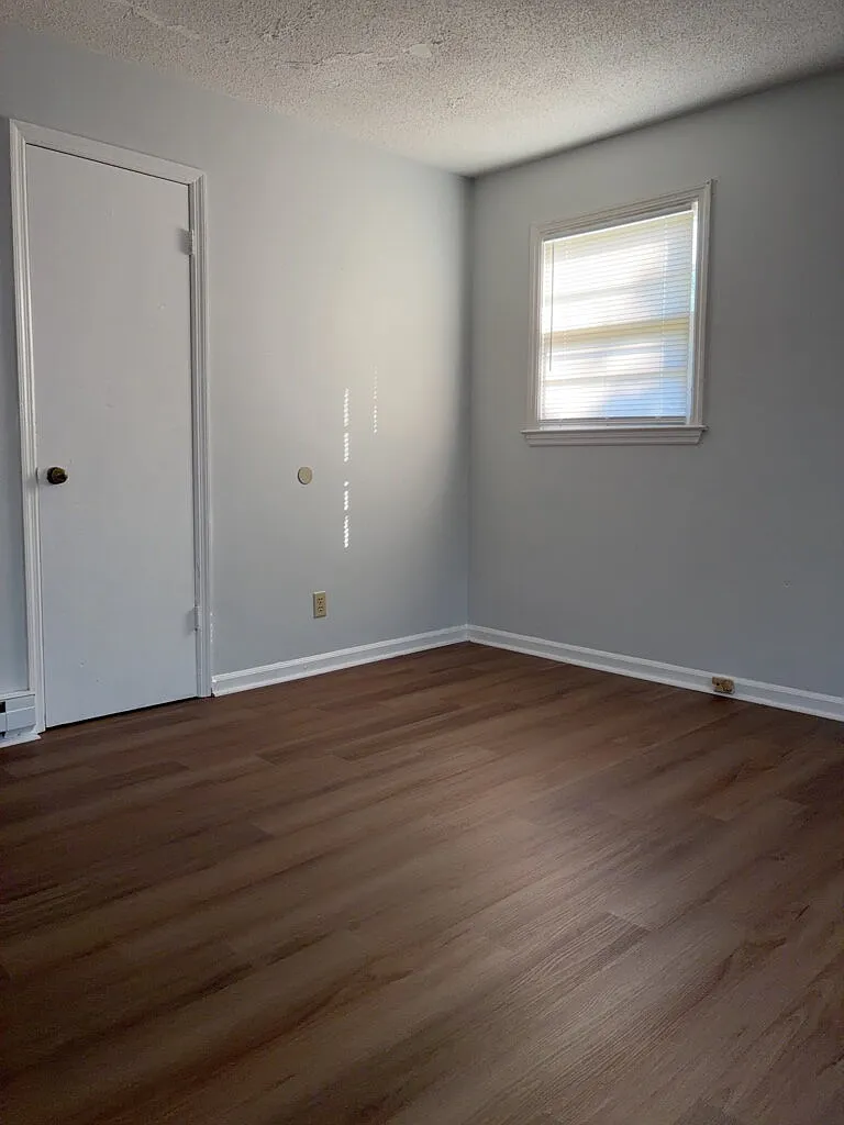 2 bed, 1.0 bath, $830 — Photo 3