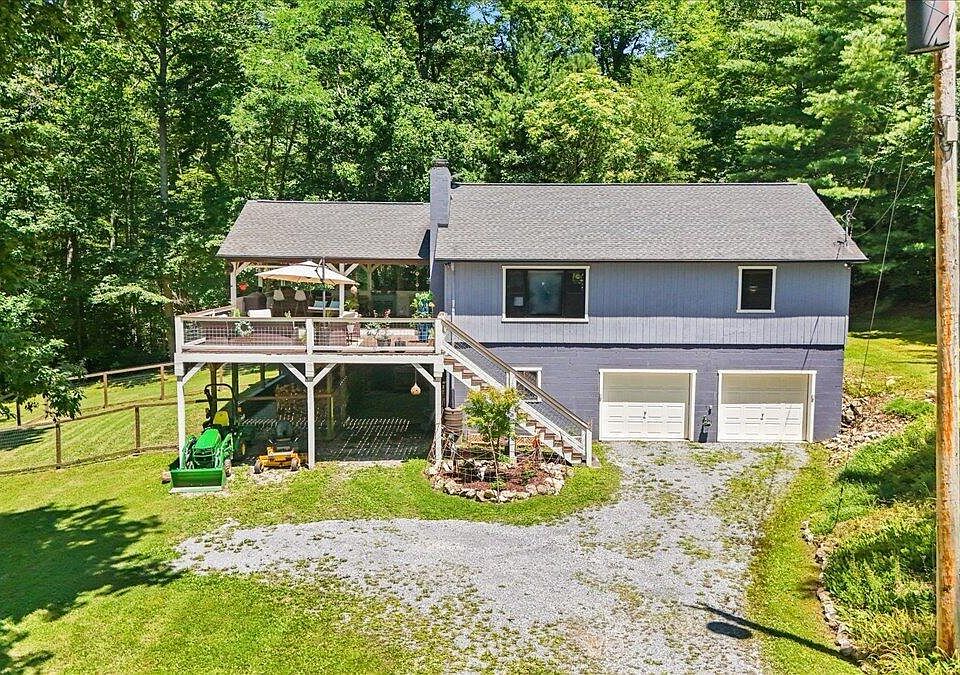 1st image of 770 Copperhead Rd