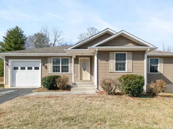 835 College St, Christiansburg, VA 24073