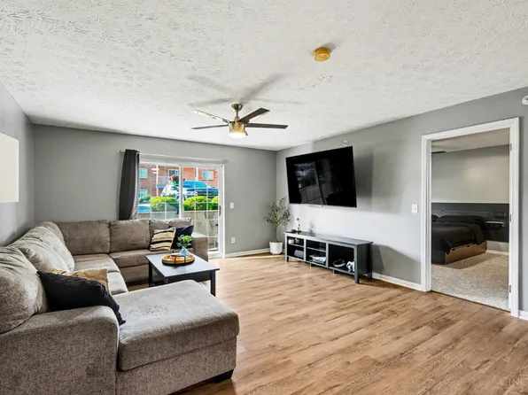 3318 Emerald Lakes Dr Unit 1A, Cincinnati, OH 45211