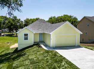 604 Beth St, Lansing, KS 66043