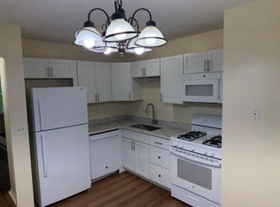212 Logan St APT 3, Valparaiso, IN 46385
