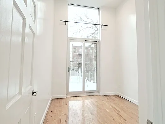 Rented by Compass | media 37